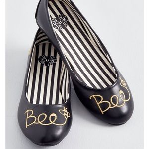 ModCloth Buzz Just Because bee ballet flats NIB